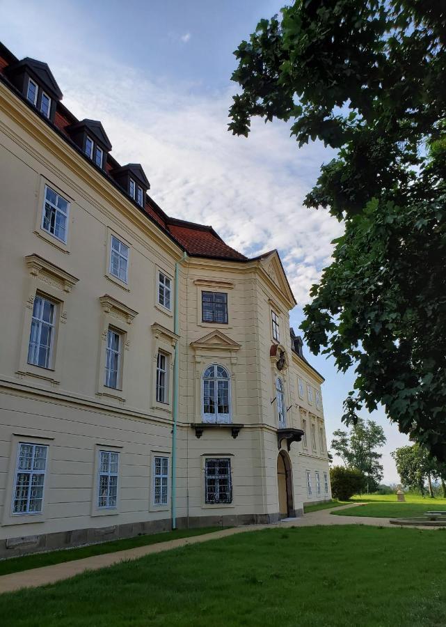 Hotel Zámek Napajedla Exterior foto