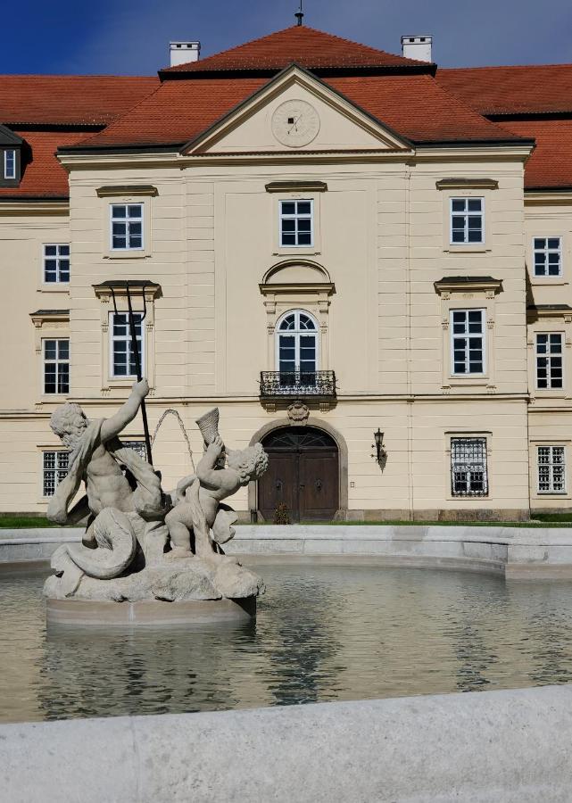 Hotel Zámek Napajedla Exterior foto