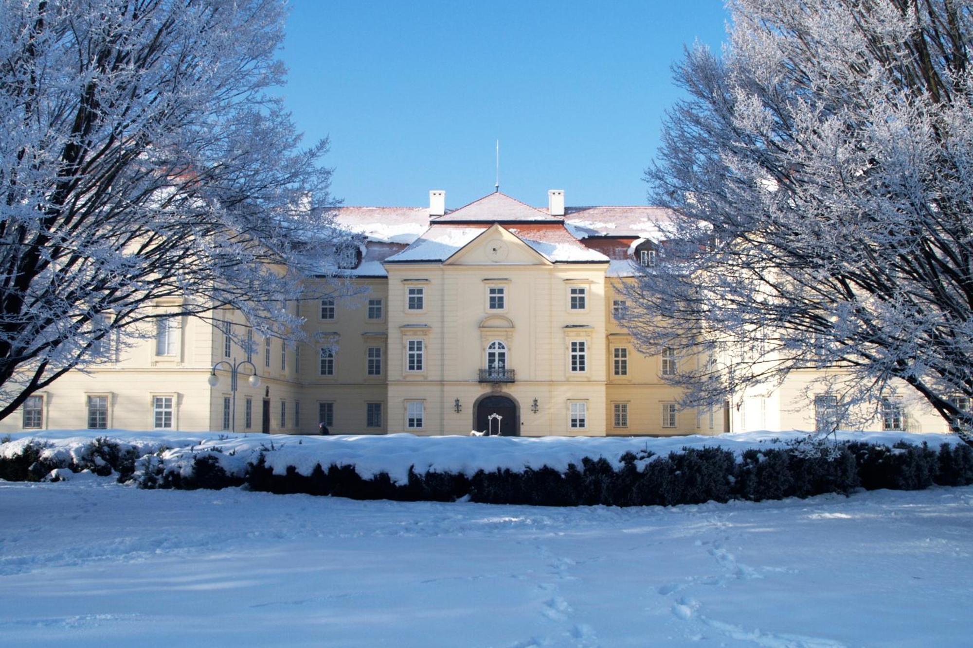 Hotel Zámek Napajedla Exterior foto
