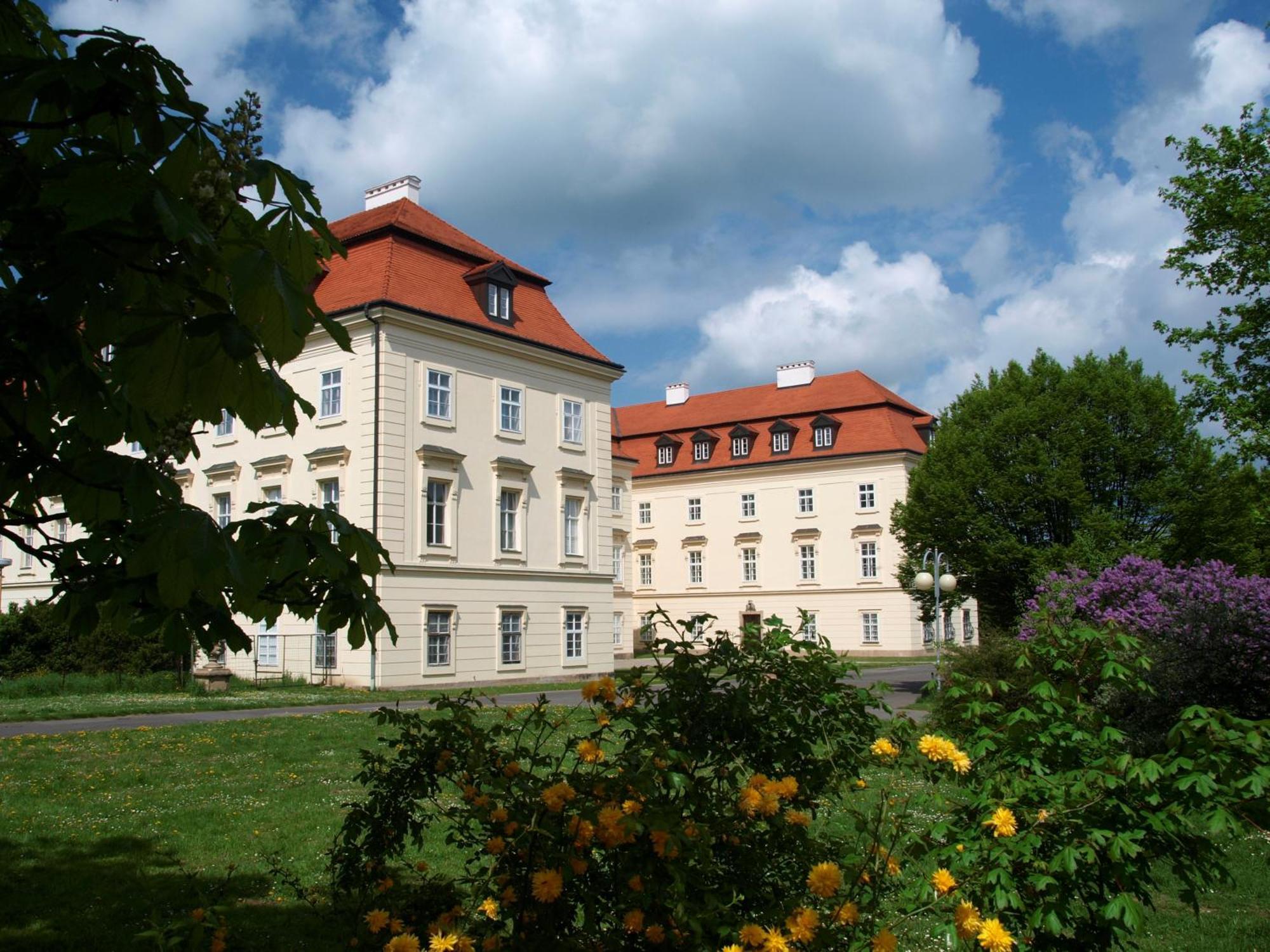 Hotel Zámek Napajedla Exterior foto