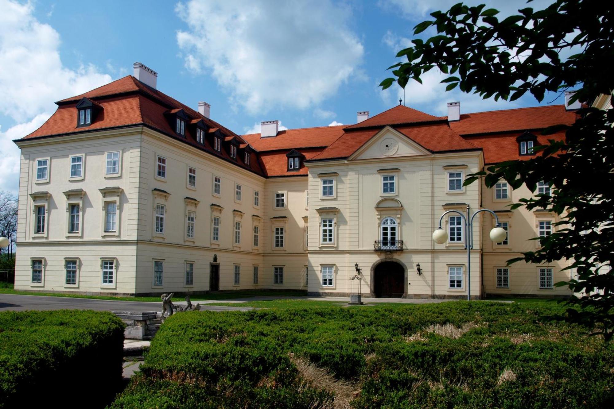 Hotel Zámek Napajedla Exterior foto